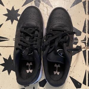 Under Armour Sneakers